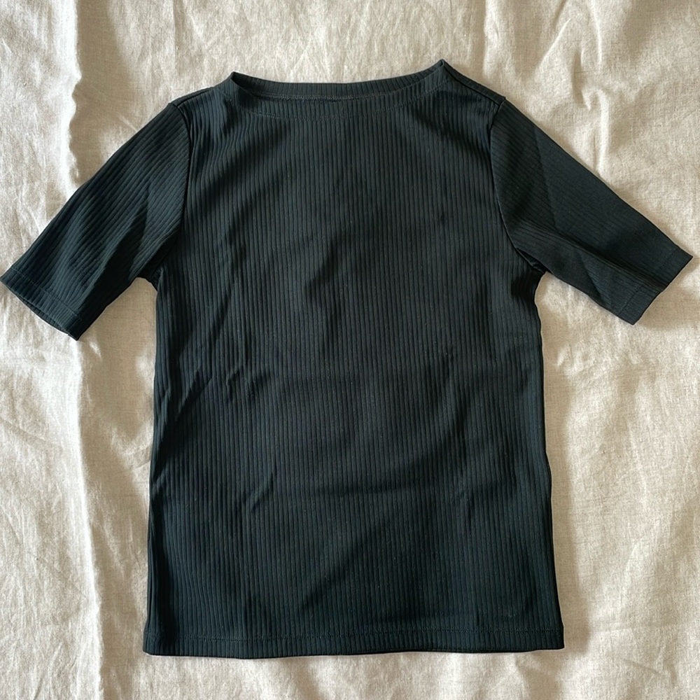 Uniqlo ribbed boatneck shirt - dark green. Size S